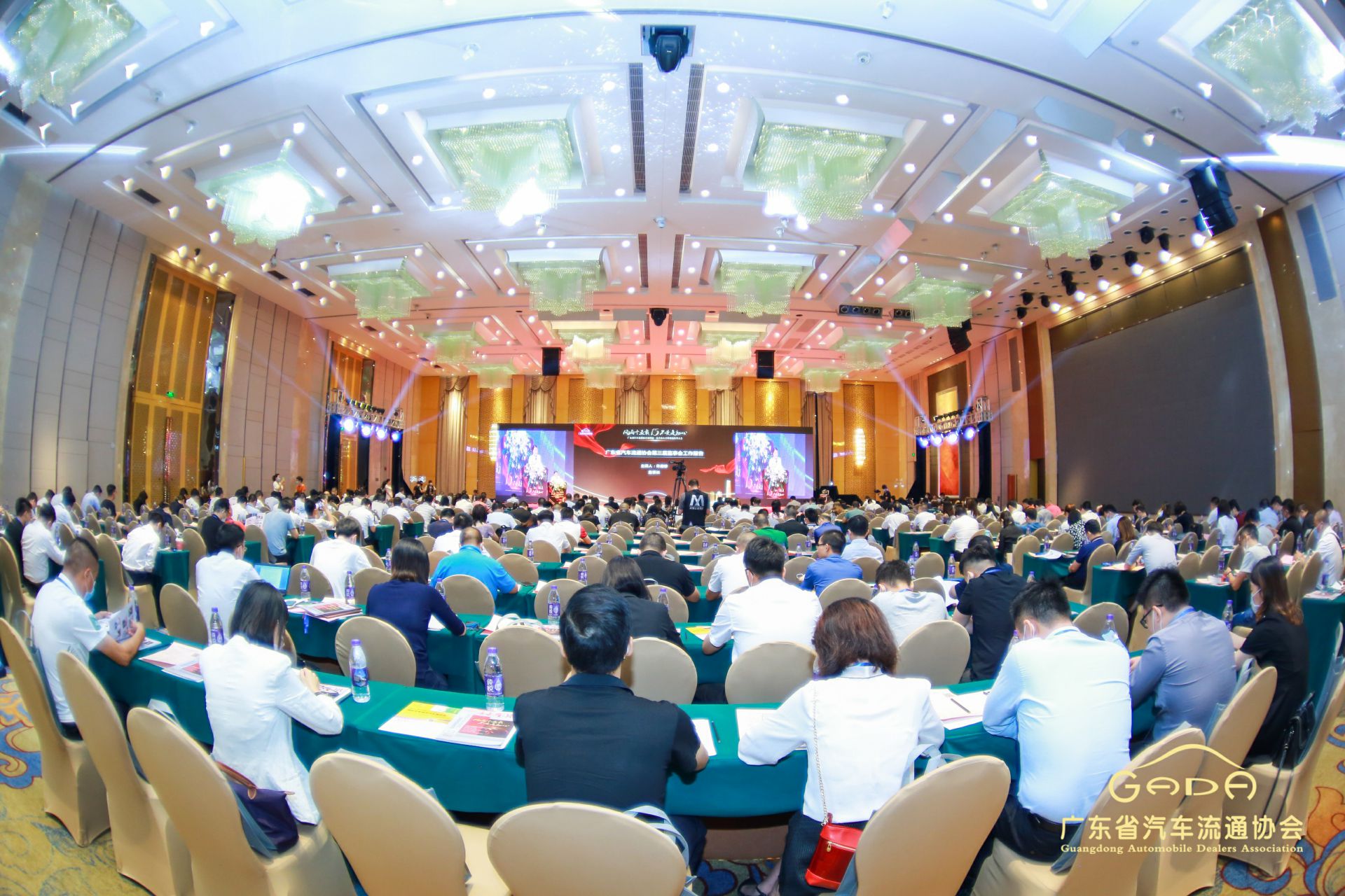 喜报丨长沙岳浩汽车配件配送有限公司“包揽”省汽车流通行业颁奖礼53项大奖(图1)